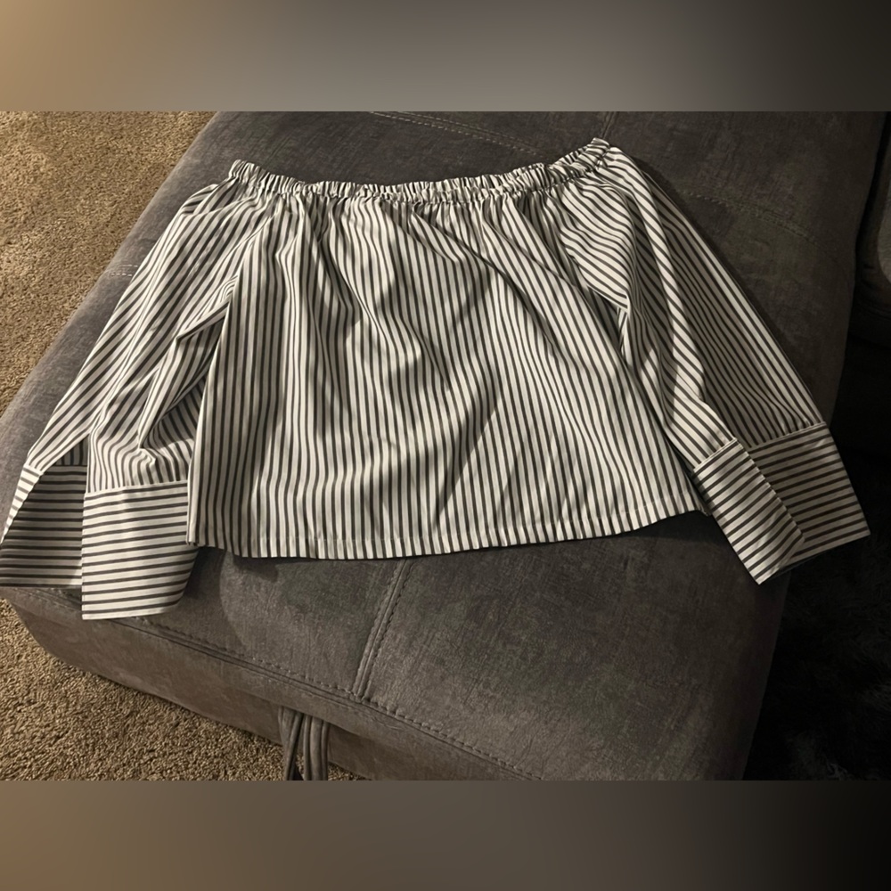 Worthington Black/White Stripe top